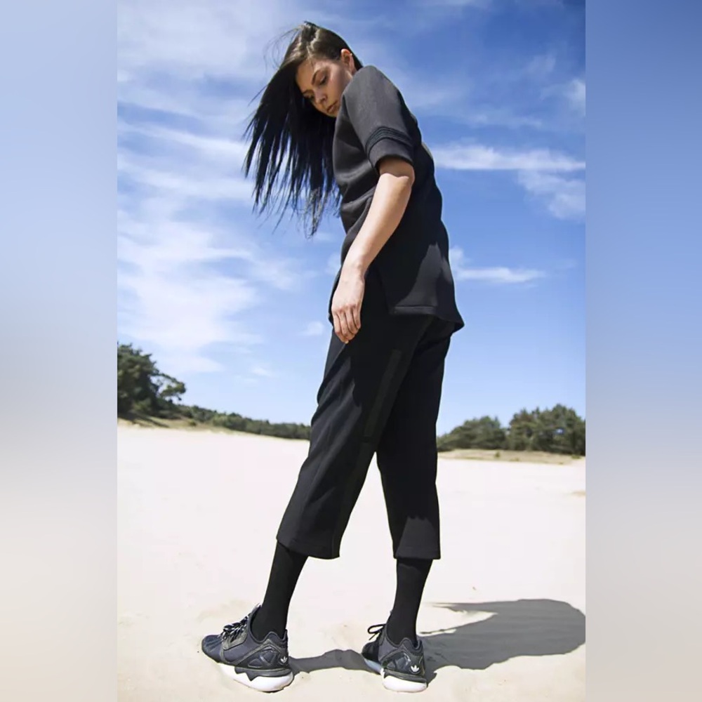 ATHRTY AMSTERDAM- Androgynous Neoprene Black T Shirt Size Medium